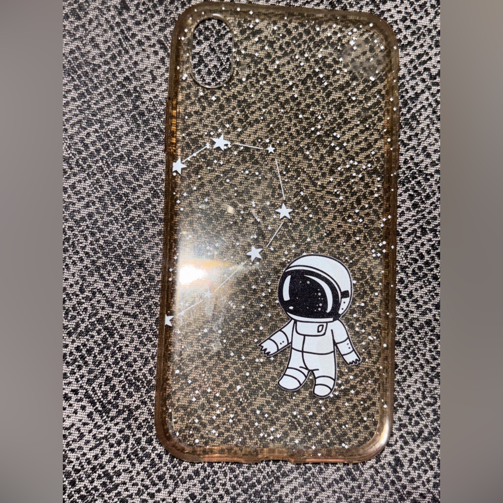 Used iPhone XR Astronaut Plastic Phone Case (iPhone XR)